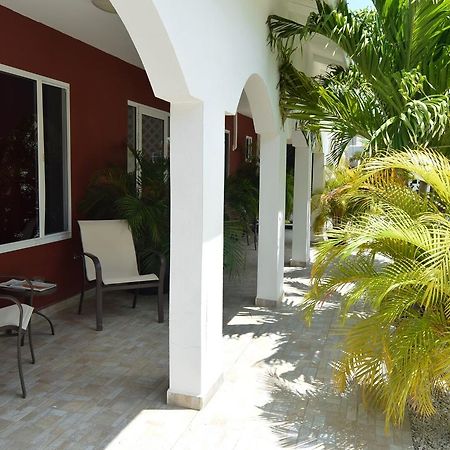 Ladybugs Apartments Palm Beach Extérieur photo