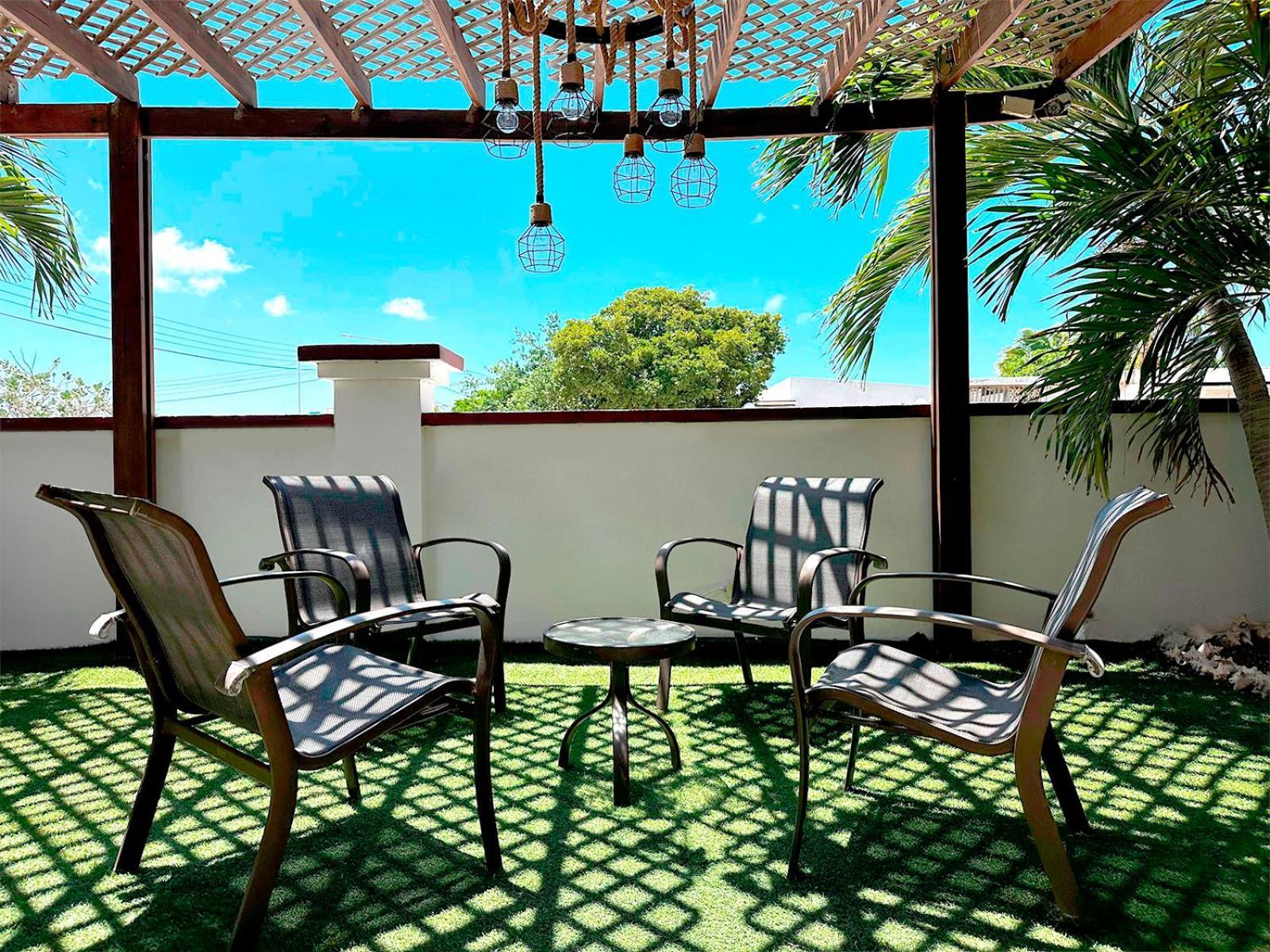 Ladybugs Apartments Palm Beach Extérieur photo