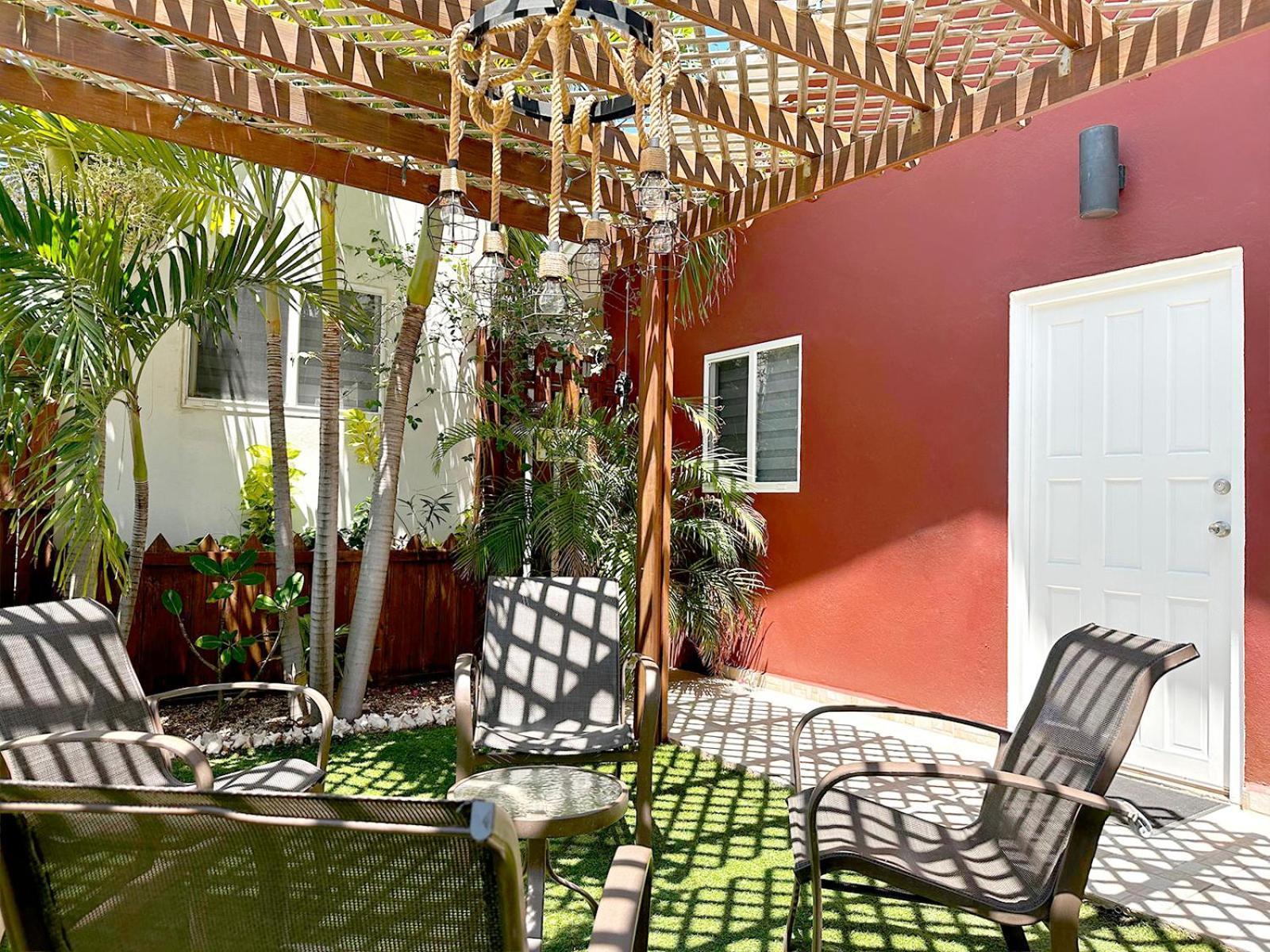 Ladybugs Apartments Palm Beach Extérieur photo