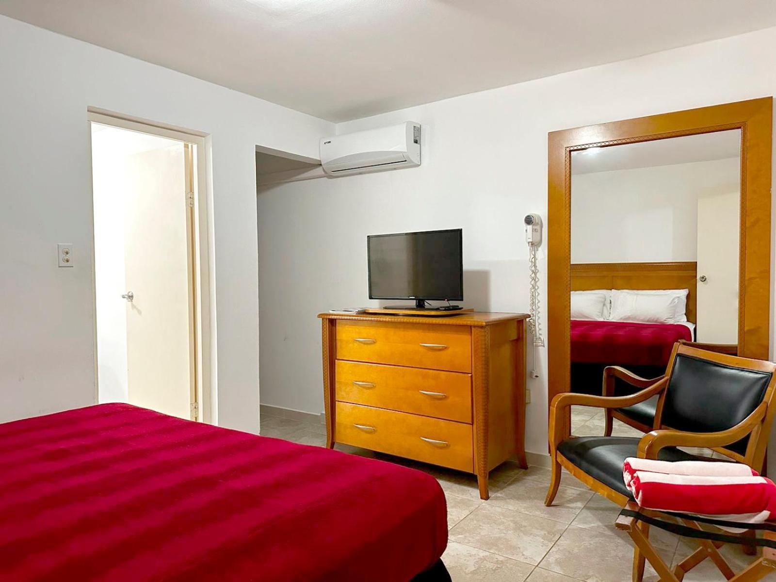 Ladybugs Apartments Palm Beach Extérieur photo